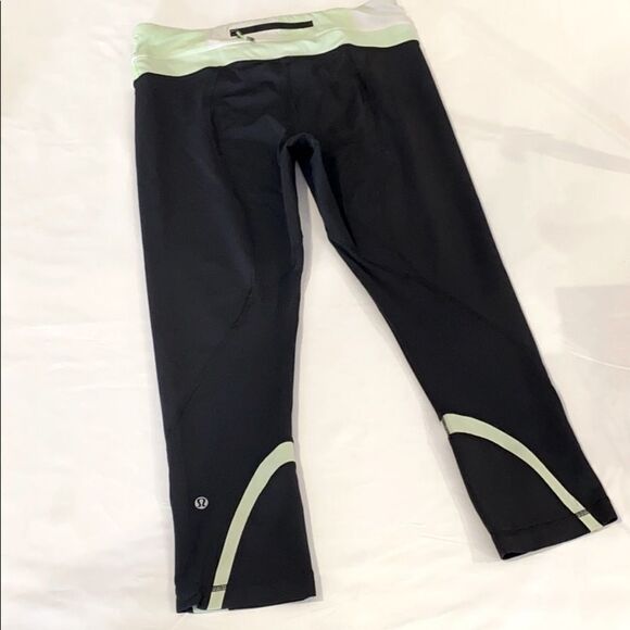 Lululemon Run Inspire Crop II Black Mint White 6 - Picture 2 of 10
